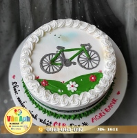 Bánh kem vẽ xe đạp trên đường đua kỉ niệm 1 năm thành lập 
