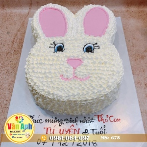 Bánh kem tạo hình con thỏ trắng mừng sn con yêu Tú Uyên 2 tuổi
